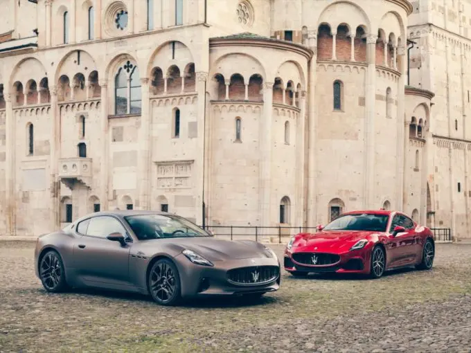 maserati viert de v8 motor op het goodwood festival of speed 2023 1