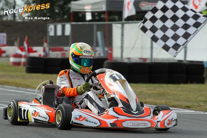 max stemerdink knalt naar podium c014975