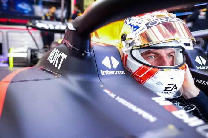 max verstappen cockpit 1