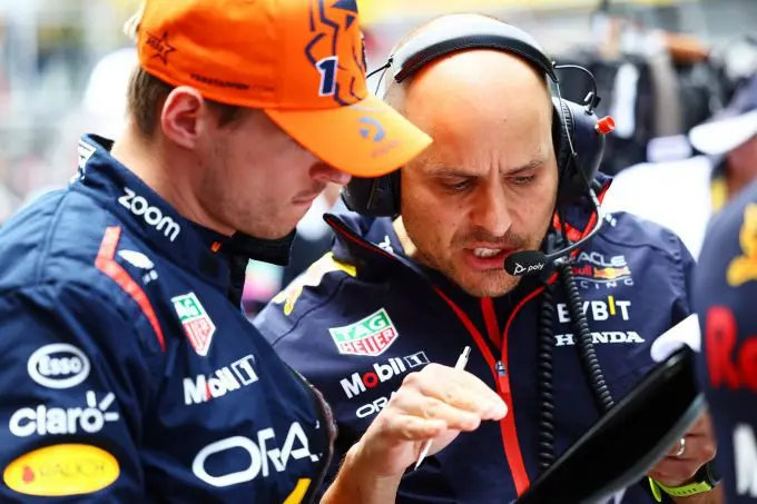 max verstappen en gianpiero lambiase si202307020296