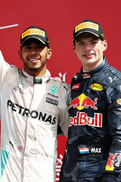 max verstappen en lewis hamilton racexpress 680