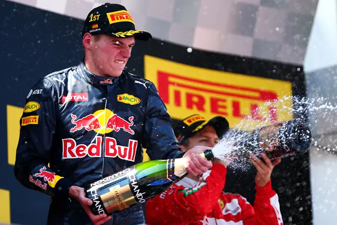max verstappen f1 champagne