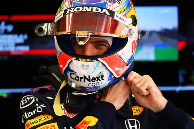 max verstappen f1 red bull helm