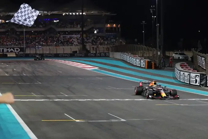 max verstappen finishvlag