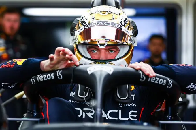 max verstappen golden helm