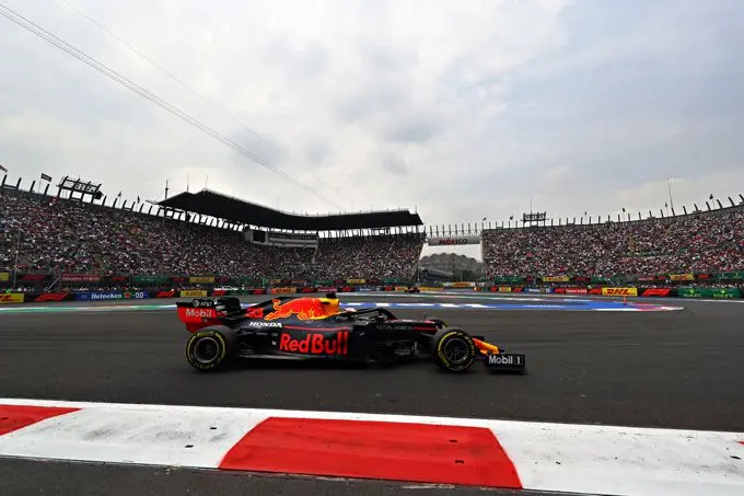 max verstappen in arena mexico 680x453 ap 21zatc82h2111 hires jpeg 24bit rgb