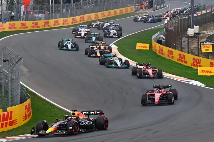 max verstappen leiding f1 gp zandvoort si202209040230 hires jpeg 24bit rgb