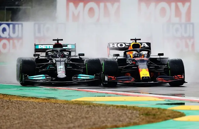 max verstappen lewis hamilton wet imola