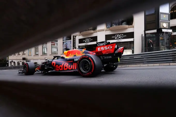 max verstappen monaco vangrail verkleind si202105220138 hires jpeg 24bit rgb
