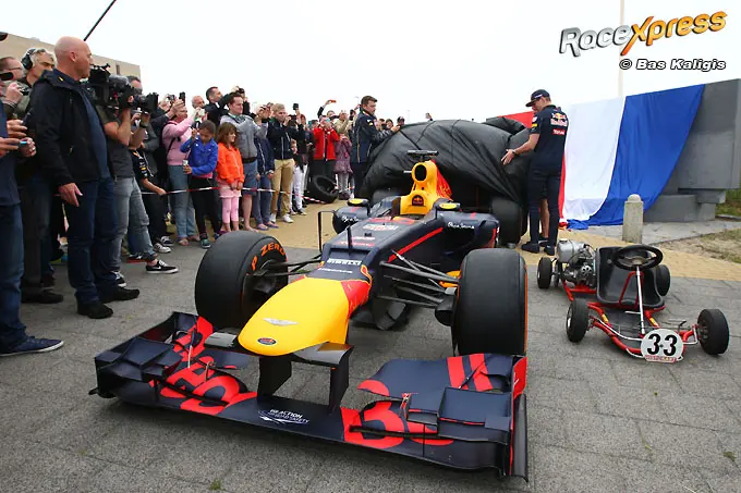 max verstappen monument red bull f1 rx 717h1780 a