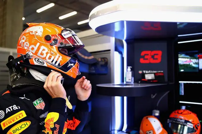 max verstappen nieuwe helm 1