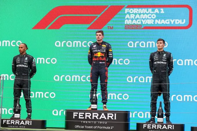 max verstappen op podium met hamilton en russell si202207310564 news 2