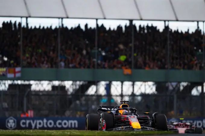 max verstappen p2 gp silverstone actie si202407070811