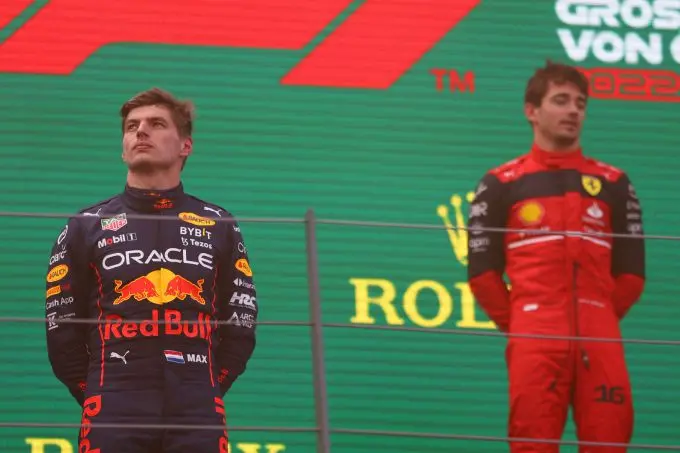 max verstappen p2 naast charles leclerc p1 si202207100324 hires jpeg 24bit rgb