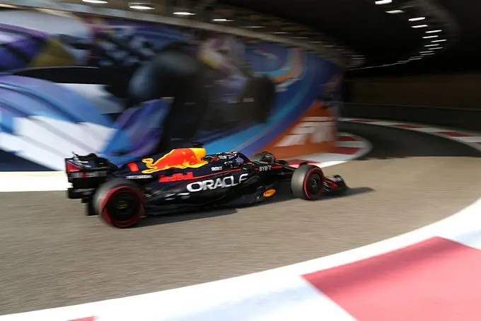max verstappen pitlane abu dhabi tunnel