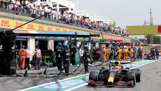 max verstappen pitlane