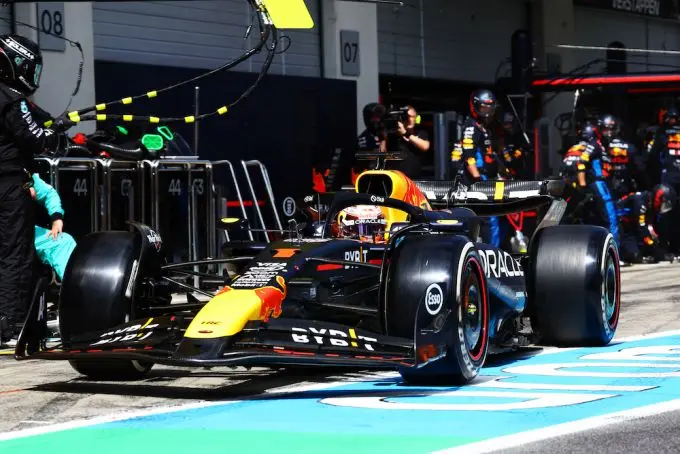 max verstappen pitstop oos