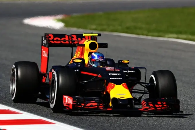 max verstappen rbr rb12 barcelona 2016