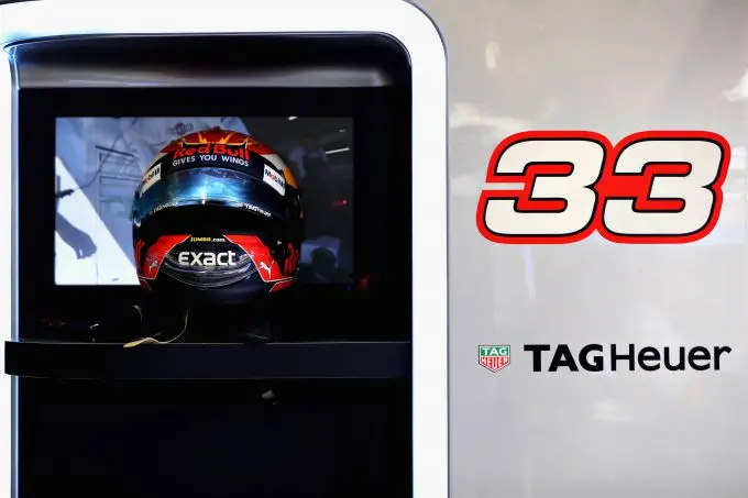 max verstappen red bull helmet