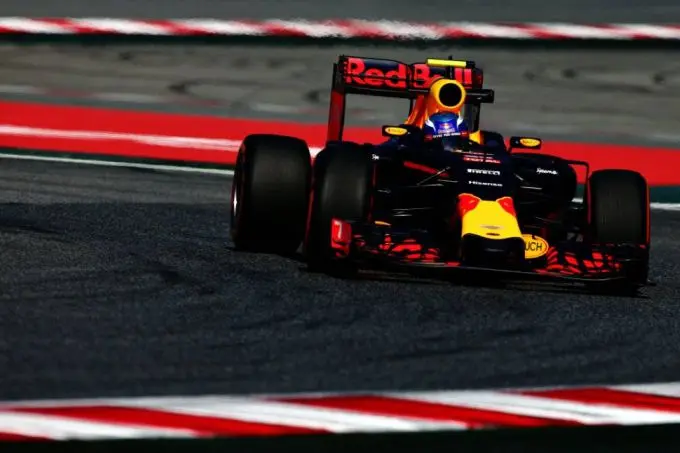 max verstappen red bull racing rb12 barcelona 2016