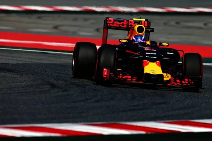 max verstappen red bull racing rb12 barcelona 2016