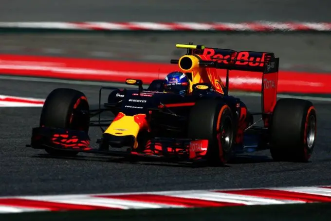 max verstappen red bull racing rb12 f1 barcelona 2016