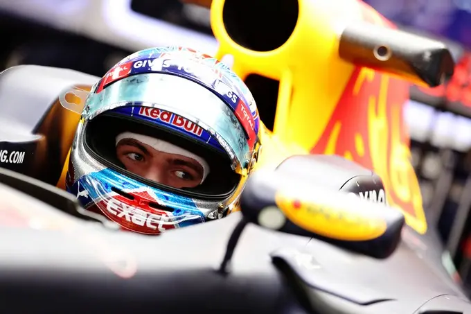 max verstappen red bull rb12 cockpit