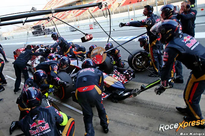 max verstappen toro rosso pitstop racexpress
