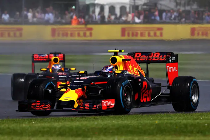 max verstappen voor daniel ricciardo rx 680