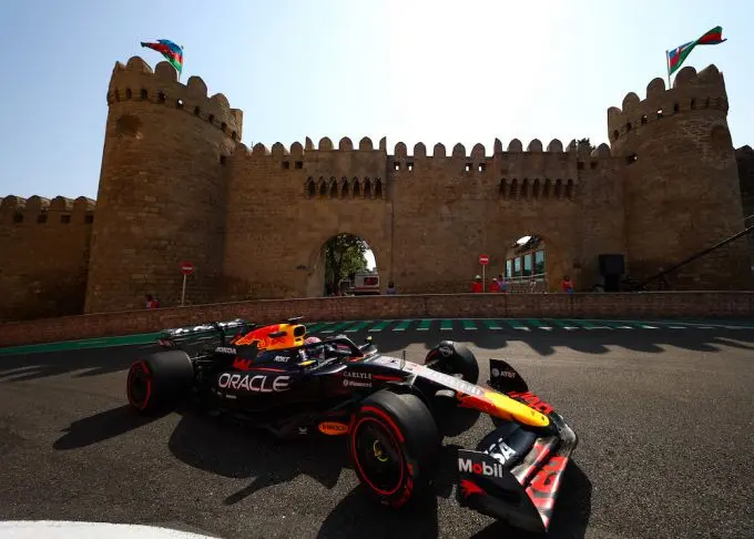 max verstappen vt1 baku