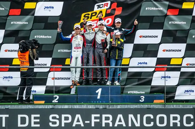 maxime oosten en milan teekens kampioen in ss2 podium spa
