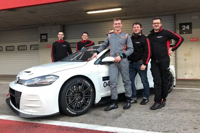 maxime potty mikt met wrt op podium in tcr europe