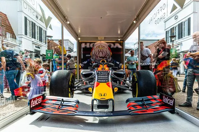 maxverstappen auto batavia