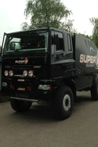 maxxis superb dakar team
