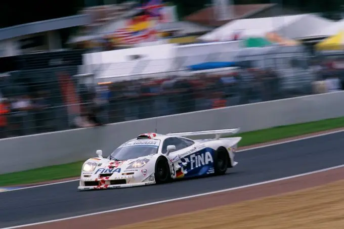 mclaren bmw f1 gtr