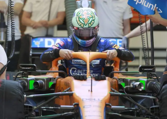 mclaren daniel ricciardo bahrein 2021 medium b4a11a3fe631663bccaf7cbb84670ae174d6f302a9239153fcfdfb39