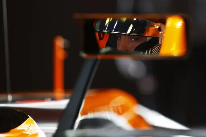 mclaren honda alonso australiy mirror 1