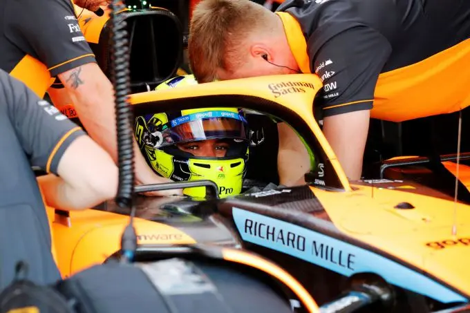 mclaren lando norris met helm cockpit 2022frenchgrandprixfridaygp2212 115517 2st5731 1