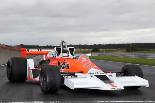 mclaren m26 hunt