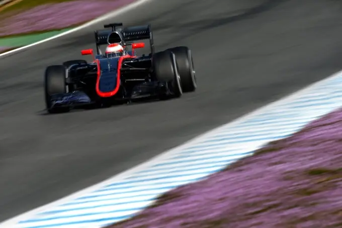 mclaren mp4 30 2015
