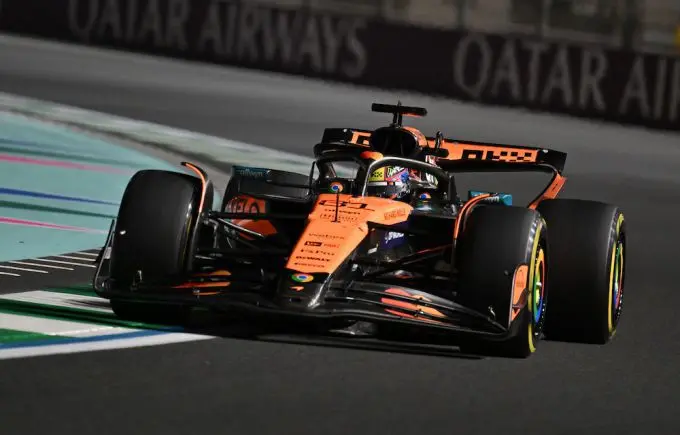 mclaren oscar piastri jeddah rxbk22042025