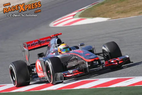 mclarenmercedes mp4 27 hamilton2