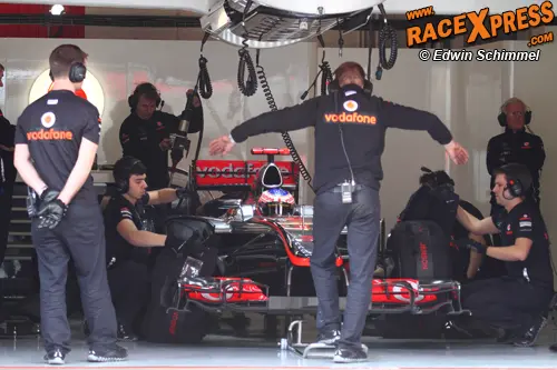 mclarenmp4 27 button 01
