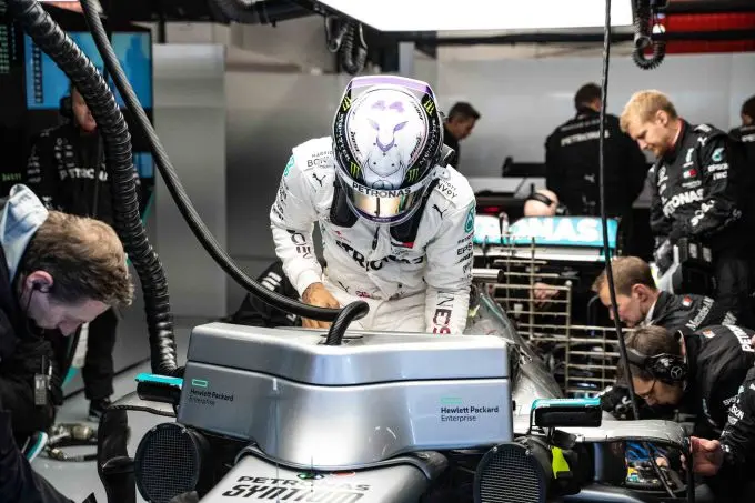mercedes f1 lewis hamilton