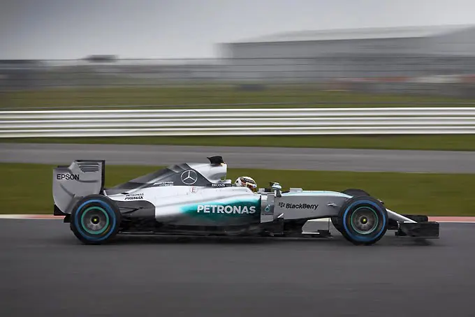 mercedes f1 w06 hybrid filming day lewis hamilton racexpress 680