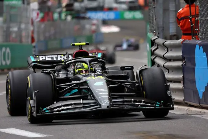 mercedes lewis hamilton