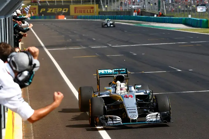 mercedes lewis hamilton formule 1