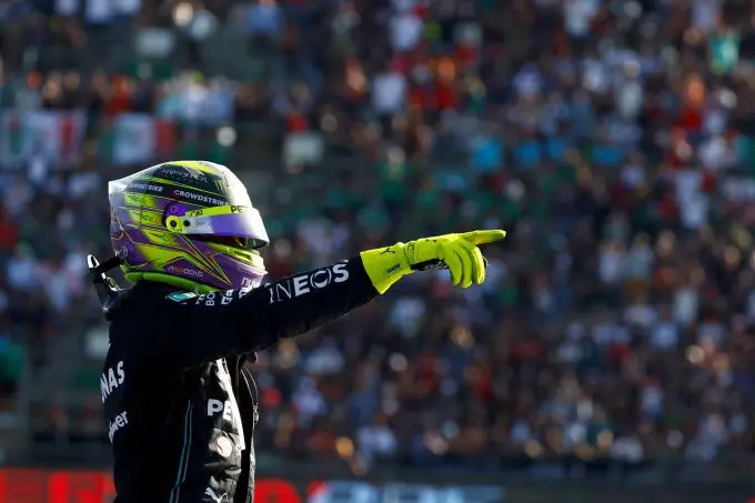 mercedes lewis hamilton is klaar voor 2024 m403116