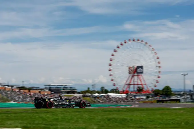 mercedes lewis hamilton suzuka actie m395534