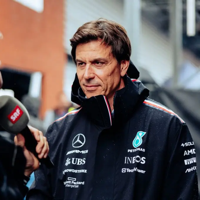 mercedes toto wolff 376667773 701351245369748 5631617746492431029 n